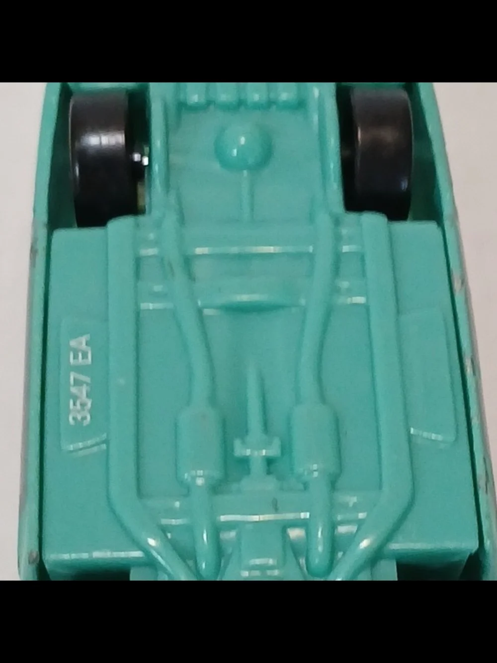 Mattel Disney Pixar Die-Cast Cars Lot Of 2 1:55 Turquoise Flo Ramone Red